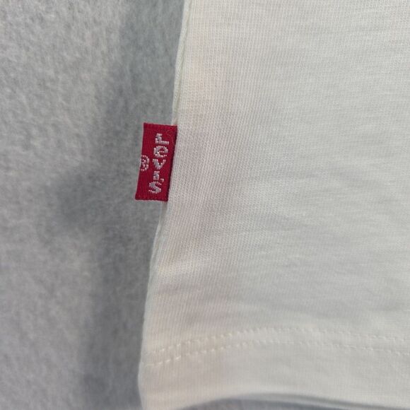 Levi's Perfect Tee Standard Fit T-Shirt Women's Size XS Floral Spellout NWT - Picture 4 of 10